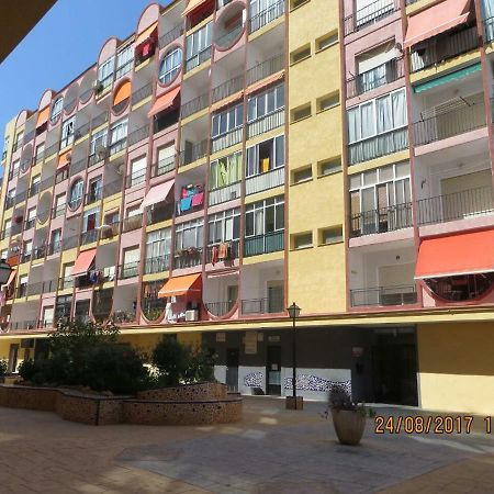 Cosy Studio Apartment In Torrevieja Exterior photo