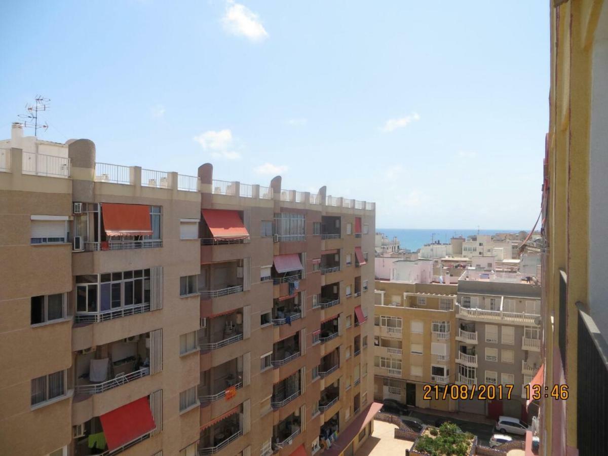 Cosy Studio Apartment In Torrevieja Exterior photo