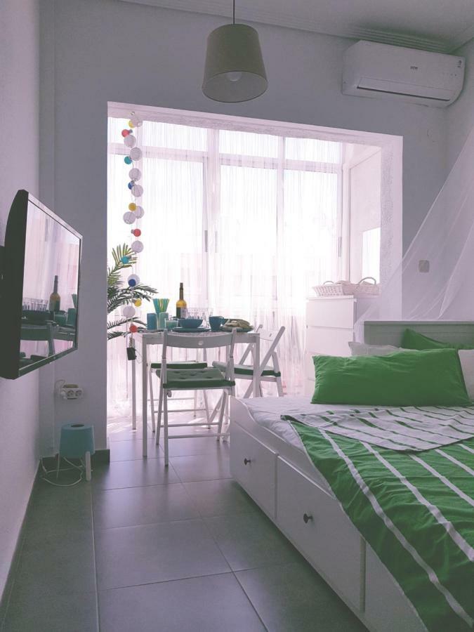 Cosy Studio Apartment In Torrevieja Exterior photo